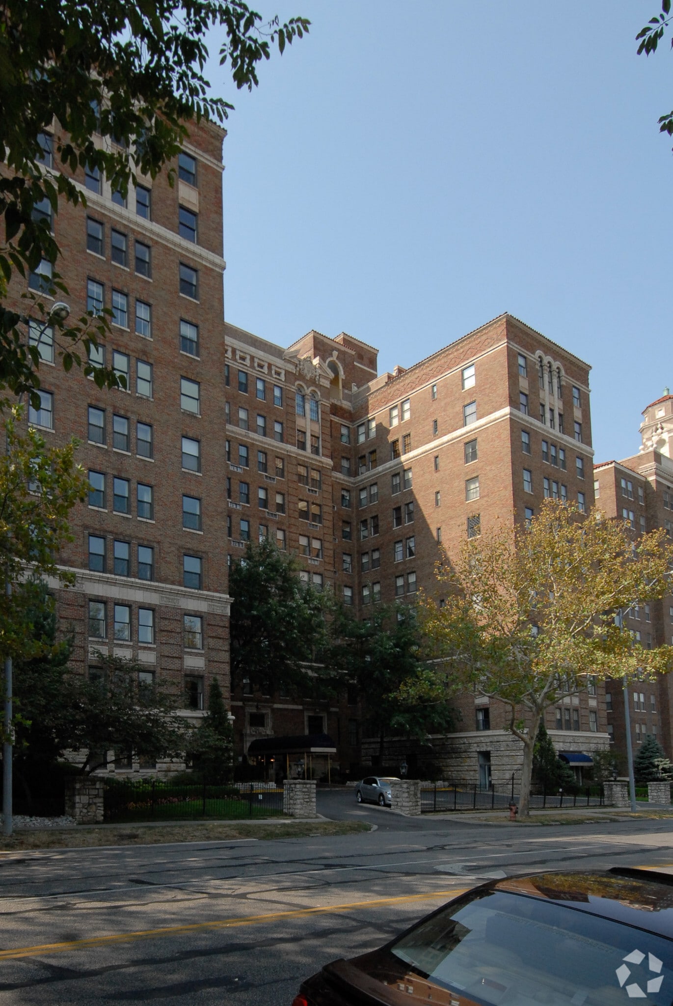 Hemingway Condominiums