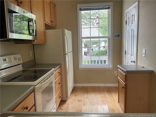 Foto del edificio - 112 Summit Oaks Ln