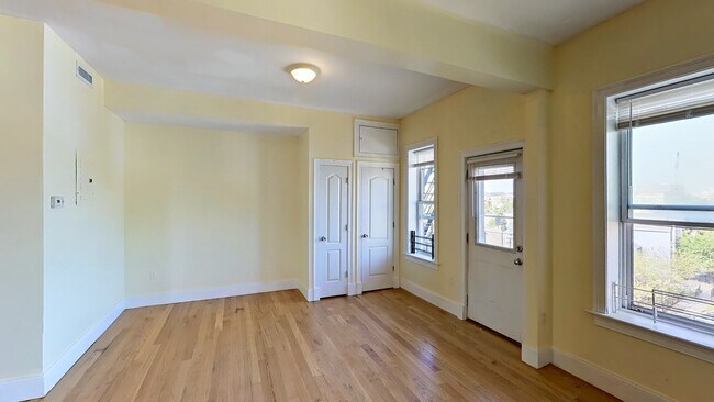 Building Photo - 306 Dudley St