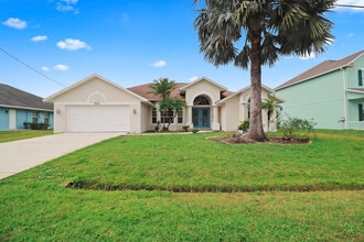 Building Photo - 5651 NW North Crisona Cir