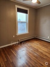 83 W Pearl St