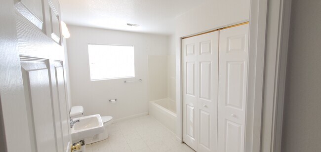 Baño con vista al campo - Country View Estates of Charleston