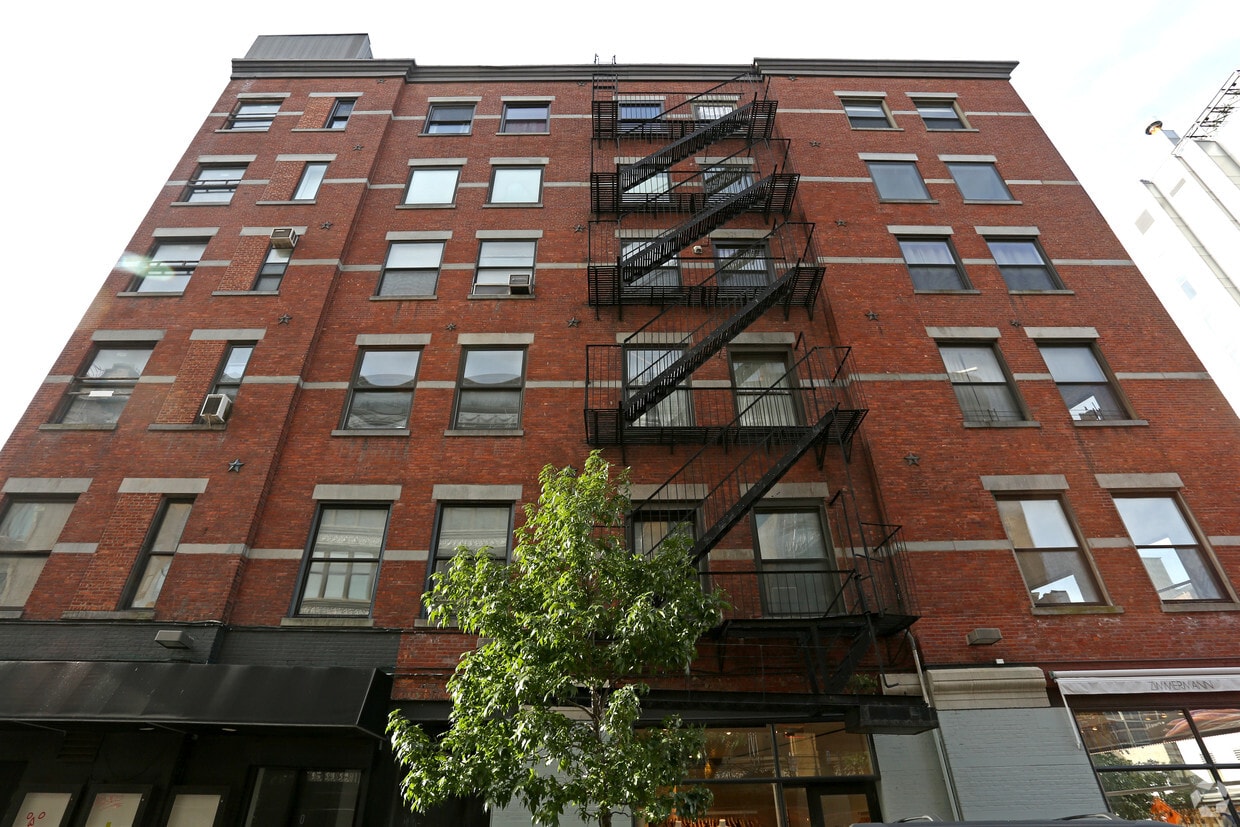 Building Photo - 330-344 W 13th St
