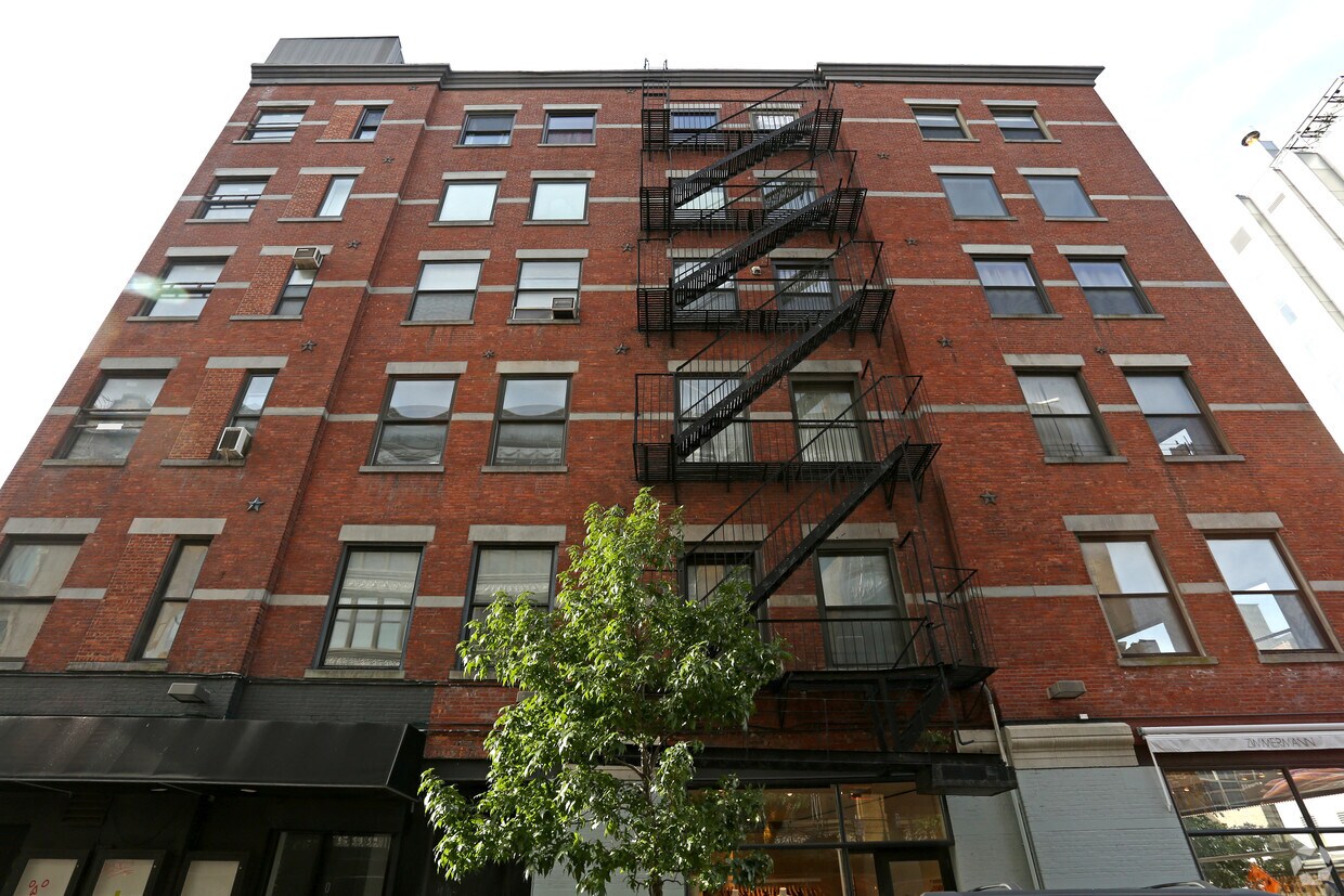 Foto del edificio - 330-344 W 13th St