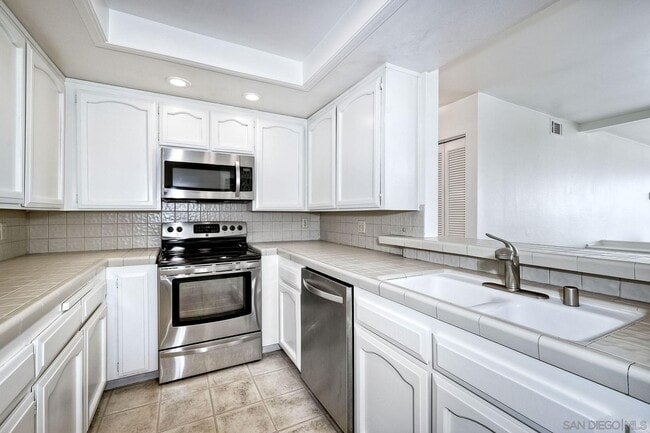 Building Photo - 2930 Cowley Way