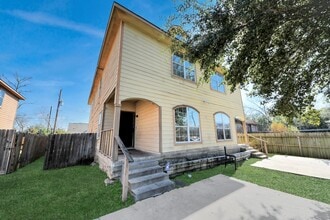 Building Photo - 10217 Teneha Dr