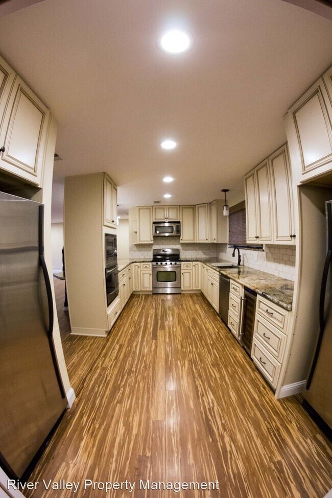 Building Photo - 6 br, 4 bath House - 5510 Clark Avenue