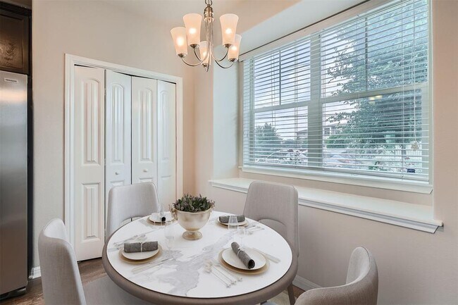 Foto del edificio - 516 E Slaughter Ln