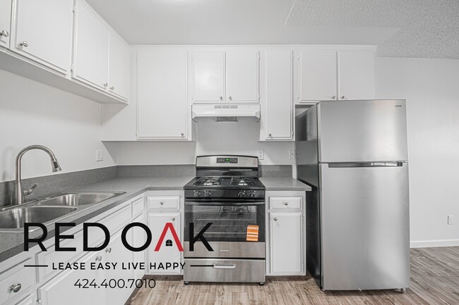 Foto del edificio - 706 McDonald Ave