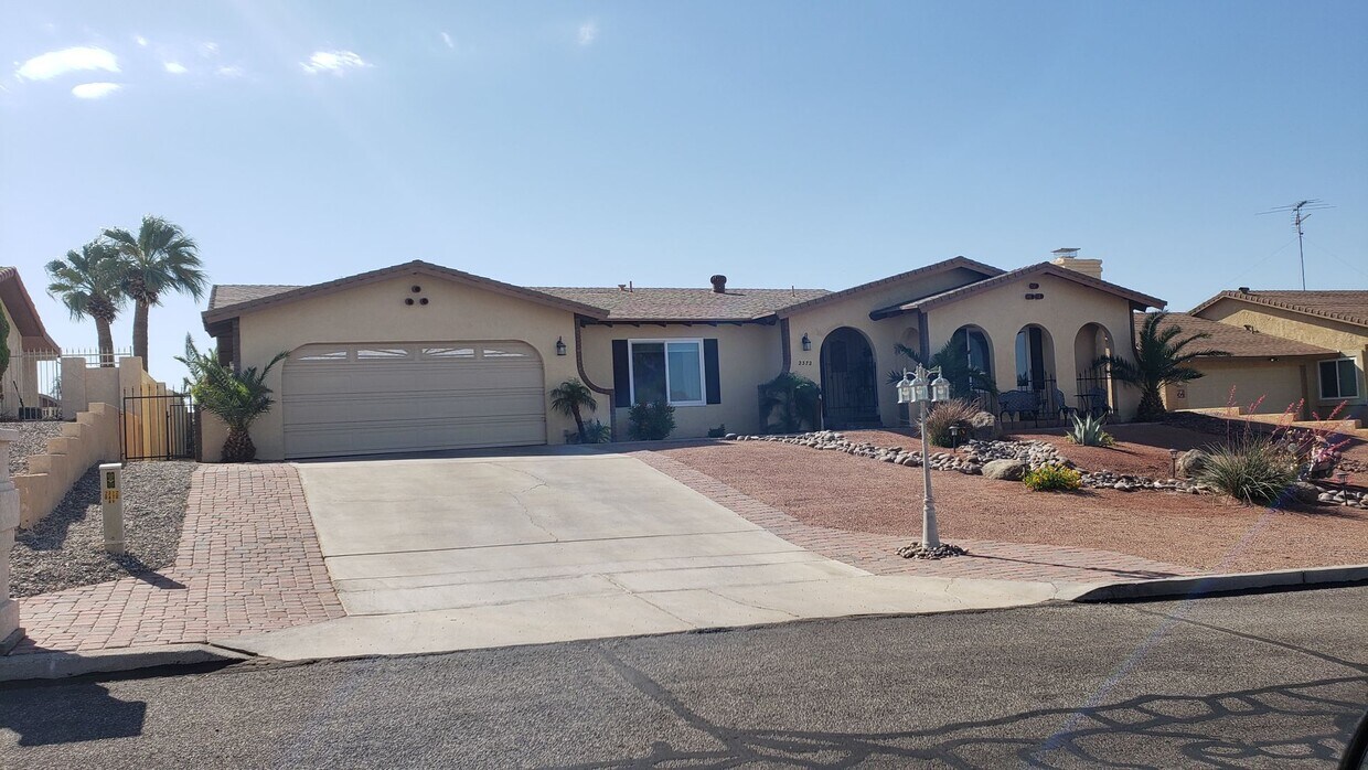Primary Photo - Fully Furnished Pool Home Avail Now throug...