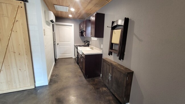 Building Photo - 1 Bedroom/1 Bathroom Apartment in Batesville