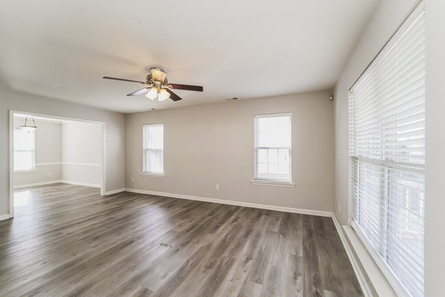 Foto del edificio - 6109 Spanish Moss Ln