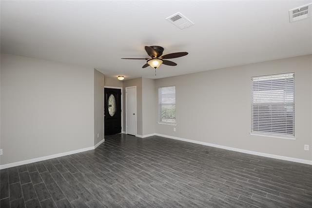 Foto del edificio - 8820 Valley River Dr