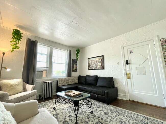 Foto del edificio - 6651 Berthold Ave