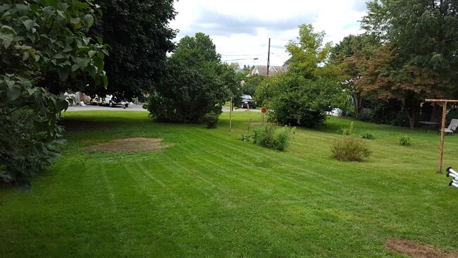 Back Yard - 86 W Union St