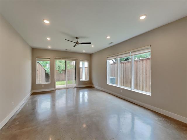 Building Photo - 2345 Vagas St