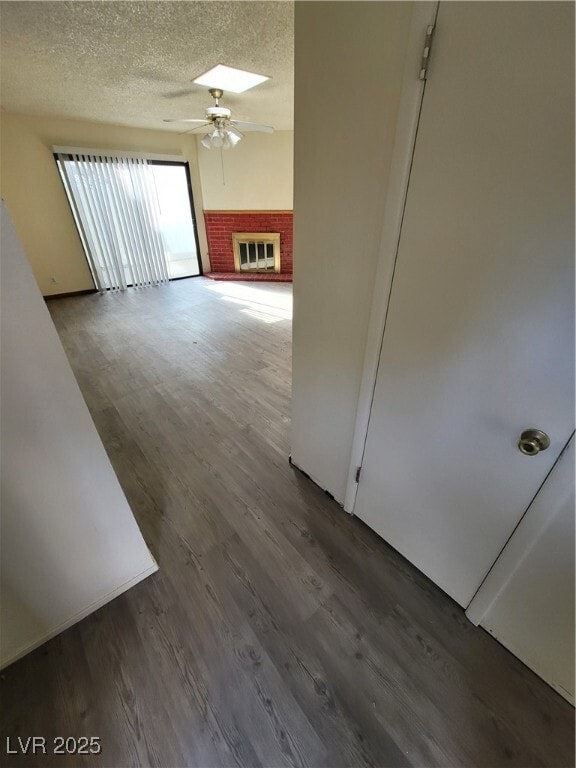 Foto del edificio - 5709 Goldmount Ave