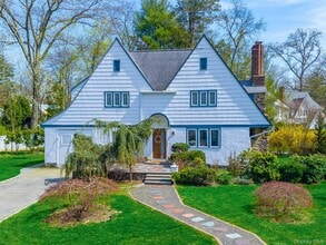 166 Valley Stream Rd E