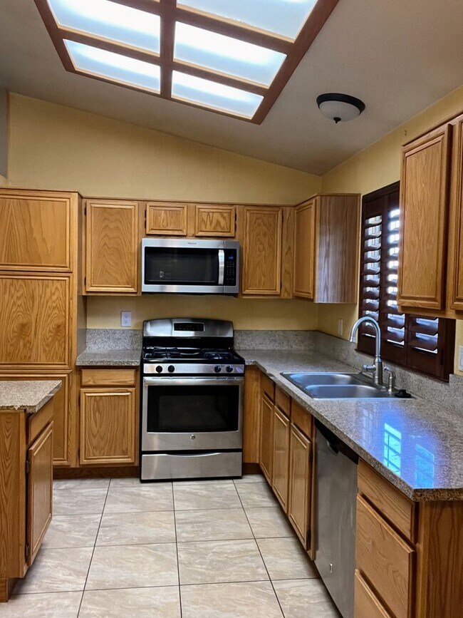 Foto del edificio - beautiful 4 bedroom home in Carson City