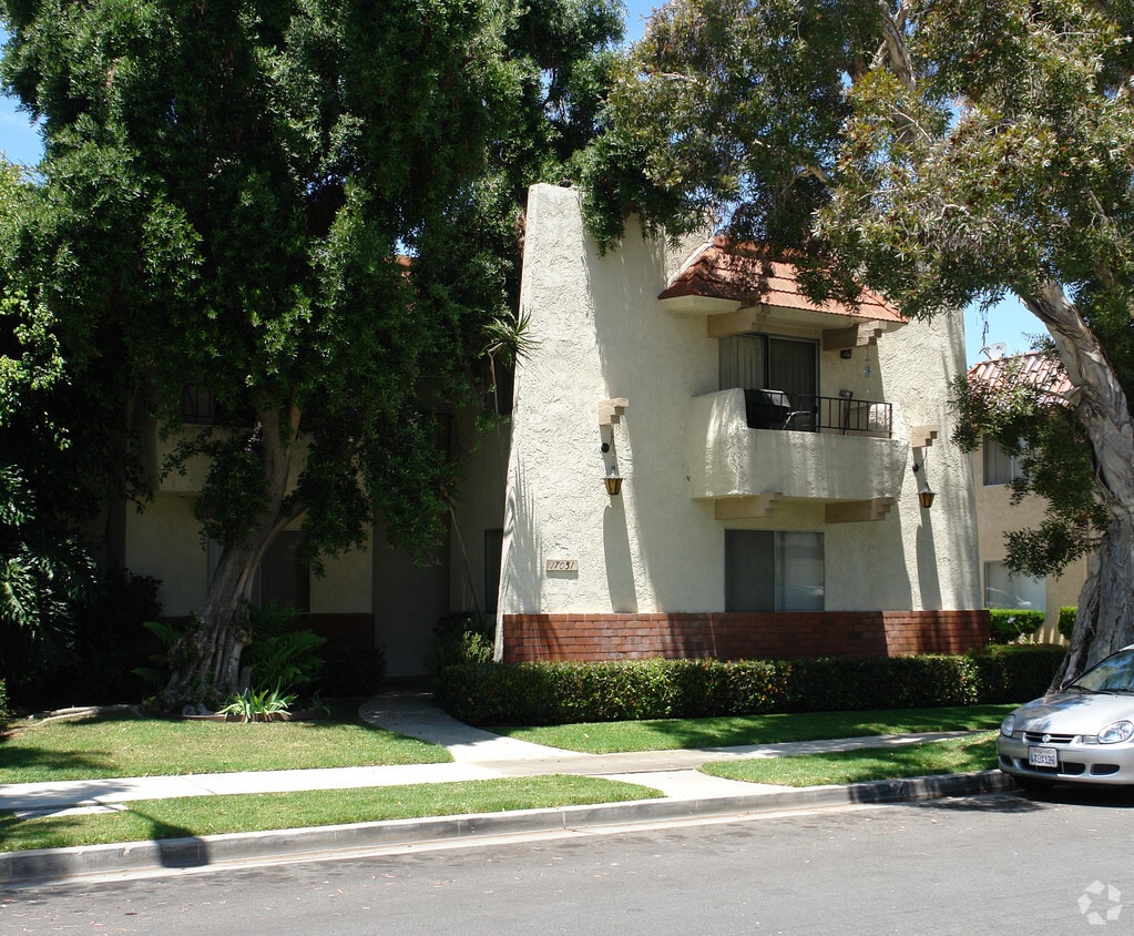 Foto del edificio - 17051 Sims St