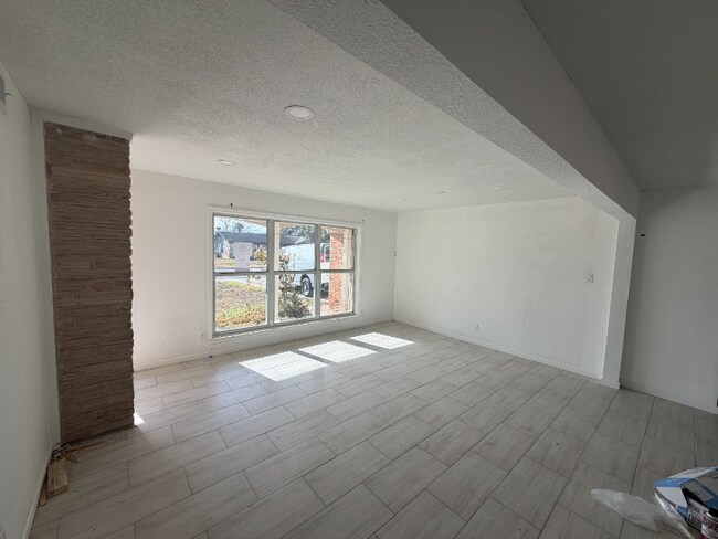 Foto del edificio - 229 E Langley Blvd