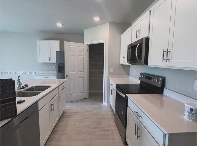 Foto del edificio - 30 SW 1st Pl