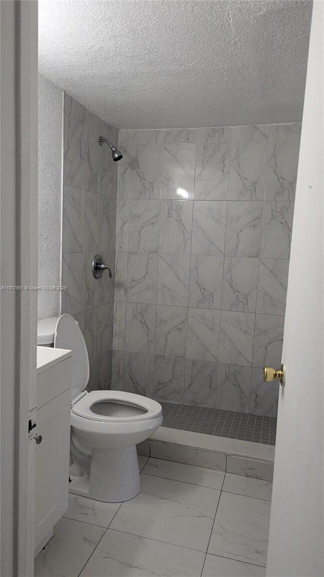 Foto del edificio - 1251 NE 108th St