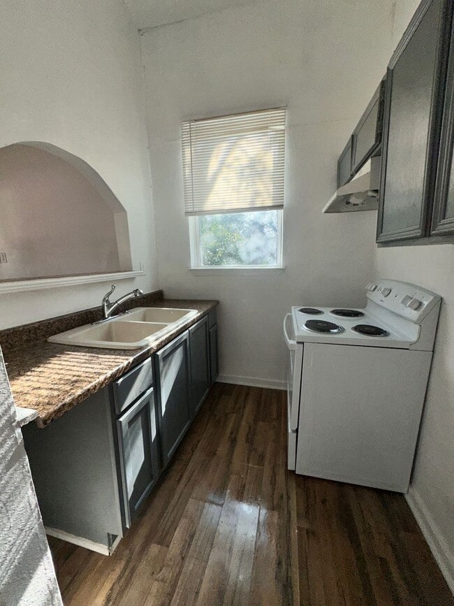 Foto del edificio - 1105 N 12th St