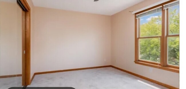 Foto del edificio - 5261 Oakbrook Dr