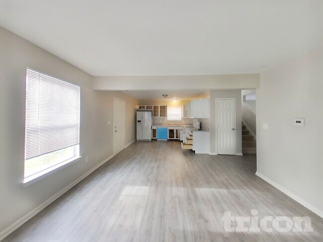 Foto del edificio - 10213 Blue Sky Dr