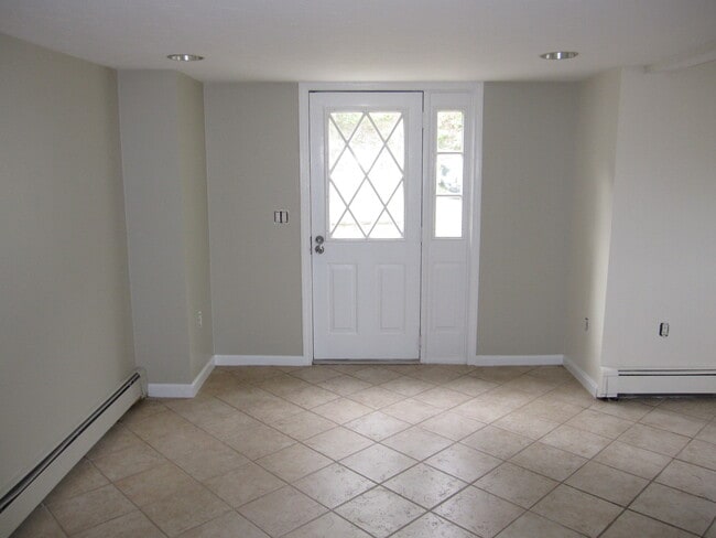 Building Photo - 29 Curve St