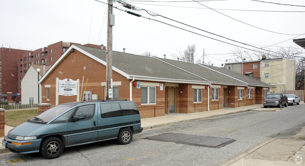 Foto del edificio - Crossroads Apartments