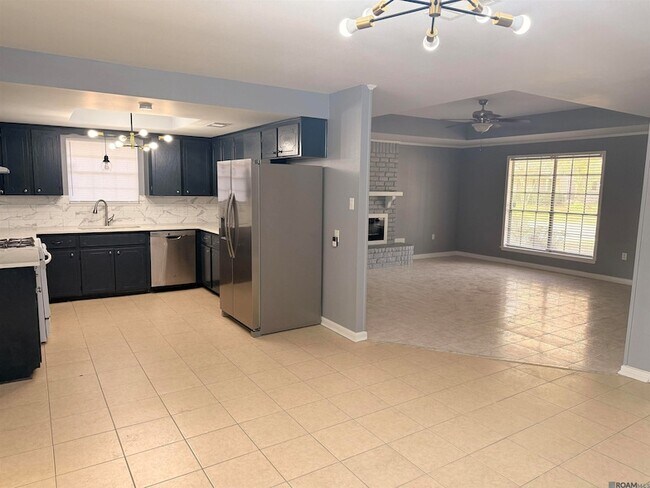 Foto del edificio - 2165 General Beauregard Ave