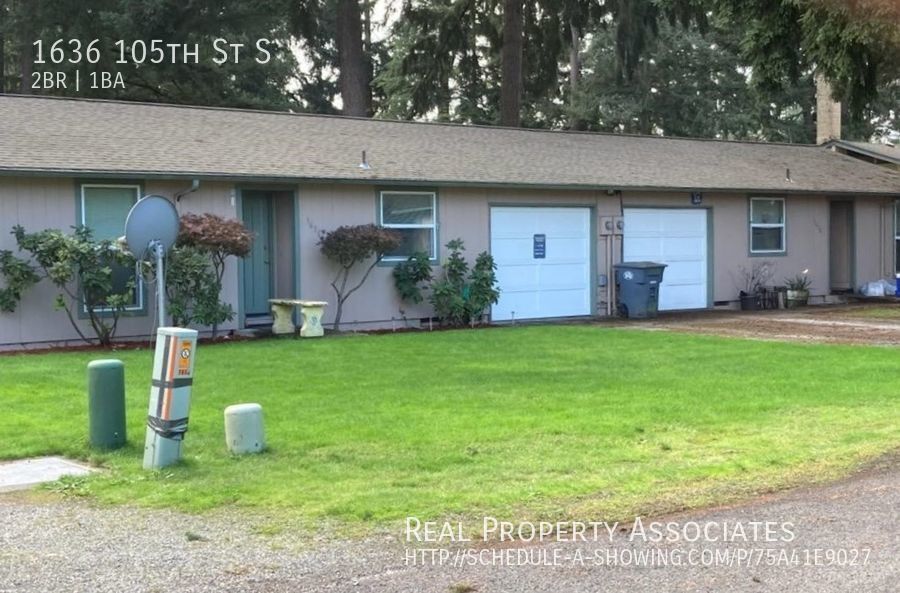 Cozy Two Bedroom Duplex in Near L... House Rental in