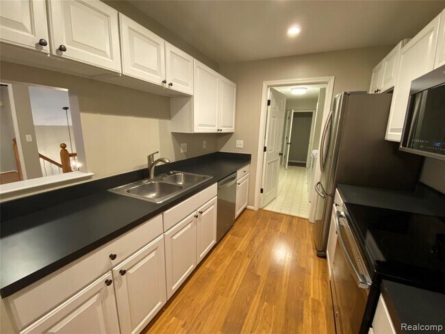 Building Photo - 56083 Chesapeake Trail
