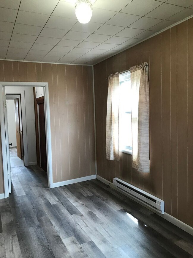 Building Photo - Helms110(CWP)