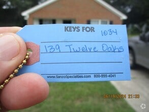 Building Photo - 139 Twelve Oaks Ct