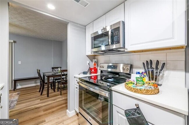 Foto del edificio - 859 Regal Path Ln