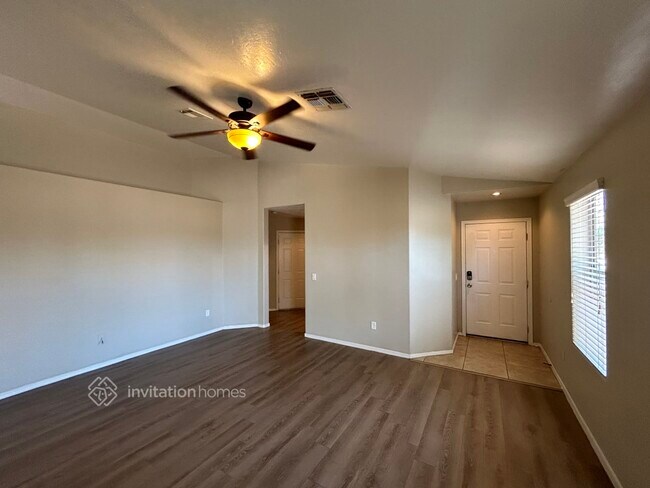 Building Photo - 7215 S 16th Dr