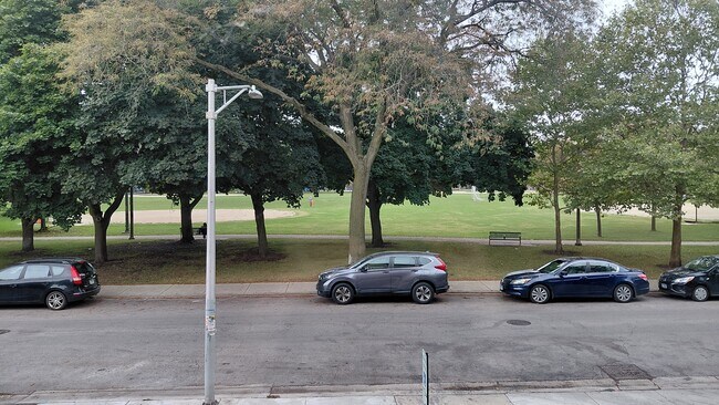 Foto del edificio - 4939 S Dorchester Ave