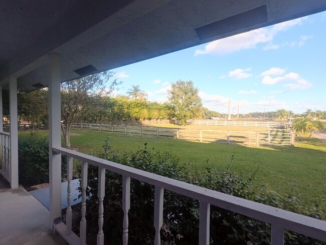 Building Photo - 819 Cindy Cir Ln