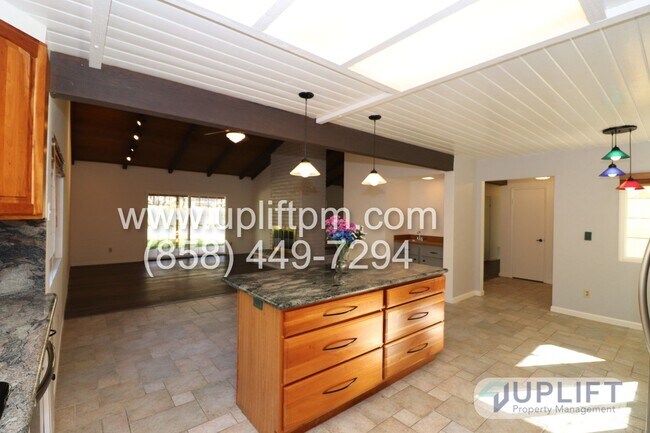 Building Photo - 3-BEDROOM / 2-BATHROOM HOUSE W/ SOLAR!!!- ...