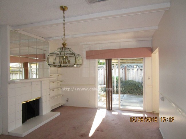 Building Photo - 2607 Loomis Dr