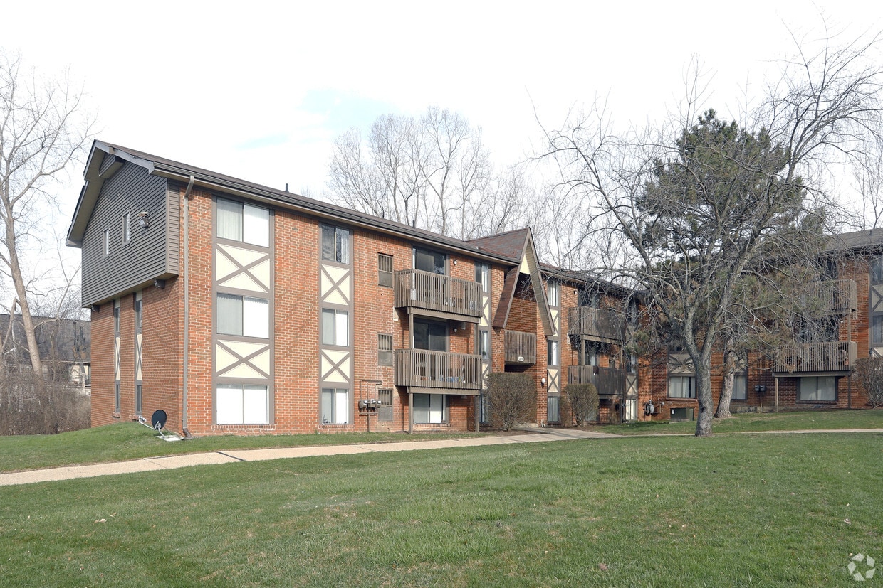 Meadowbrook Village Apartments 2891 Olden Oak Ln Auburn Hills