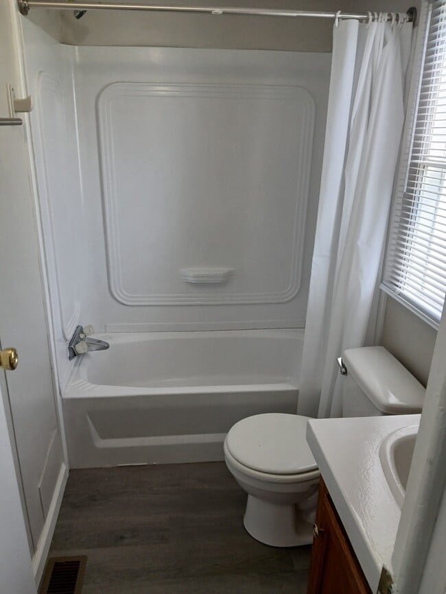 Building Photo - Mobile Home for Sale or Rent