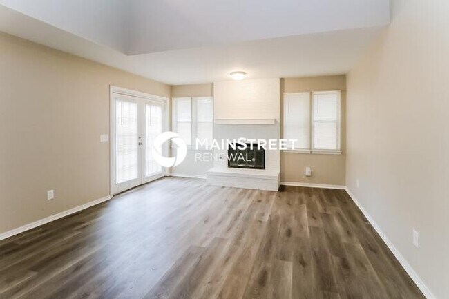 Foto del edificio - 4 Bedroom Pet-Friendly Home in Norman, OK with Main Street Renewal