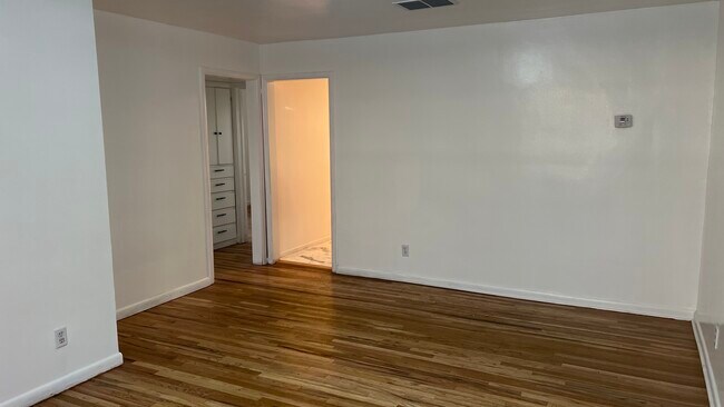 Foto del edificio - 931 W Fremont Ave