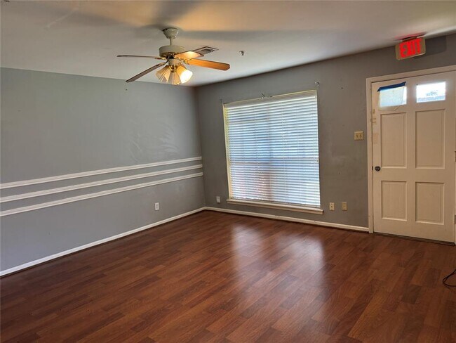 Foto del edificio - 8214 Beechnut St