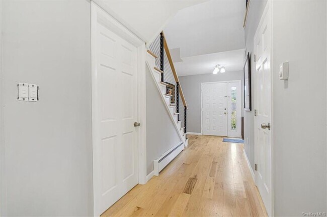 Building Photo - 67 Krystal Dr