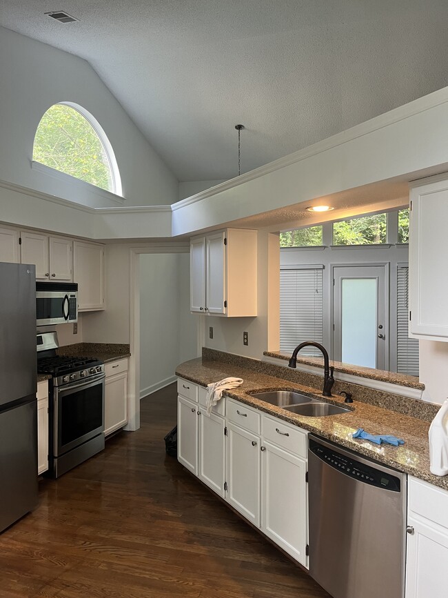 Building Photo - 3412 Armitage Dr